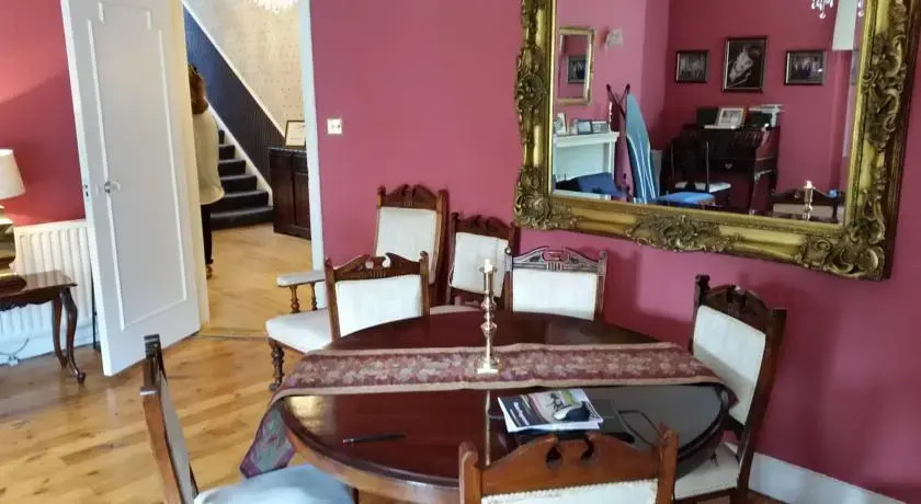 Aaron Court B&B