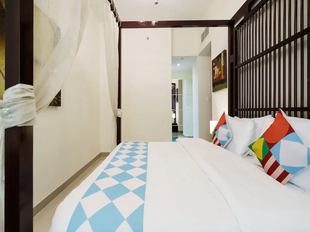 OYO Home 233 1BHK Marina Suites
