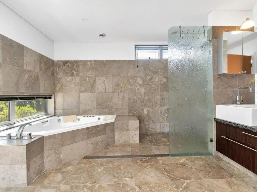 Luxury Living with Private Access to Orion Beach