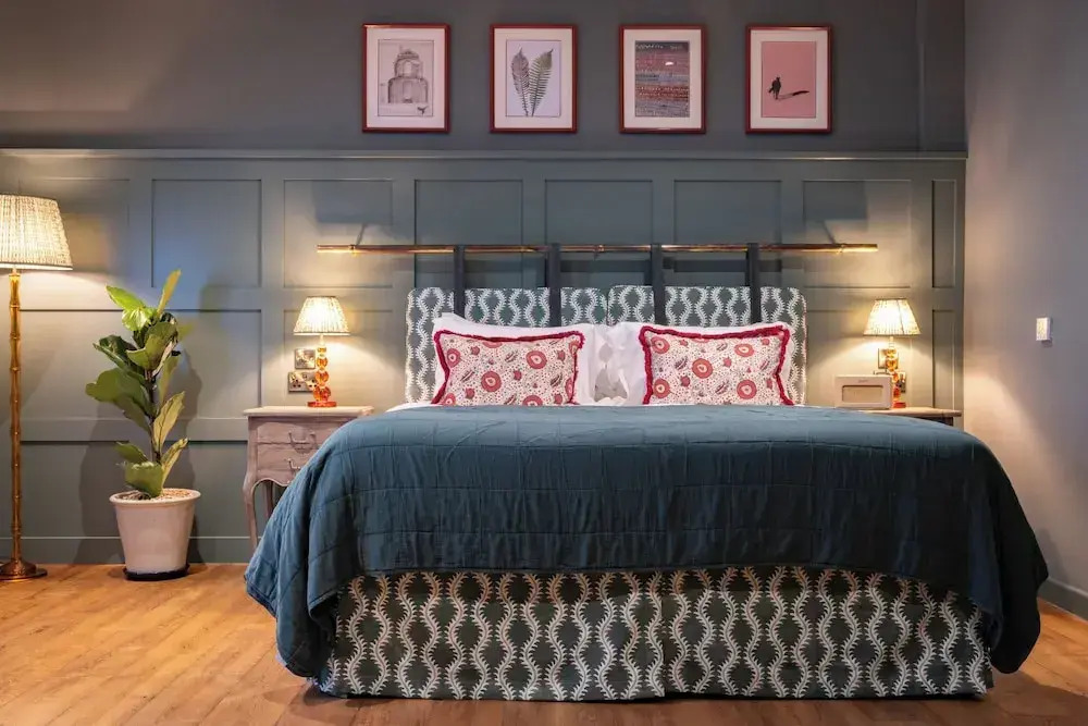 The Coat and Bear - A Heartwood Inn