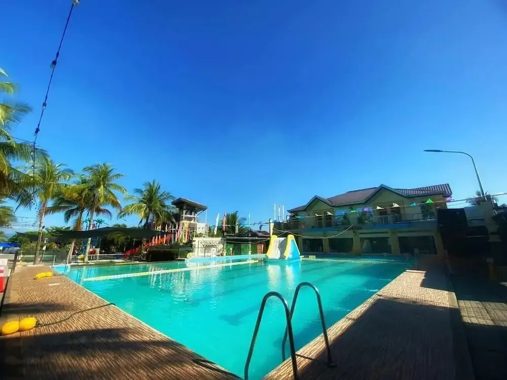 EDUARDOS RESORT