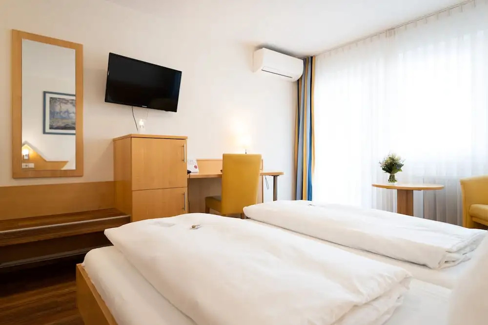ates Hotel Kehl