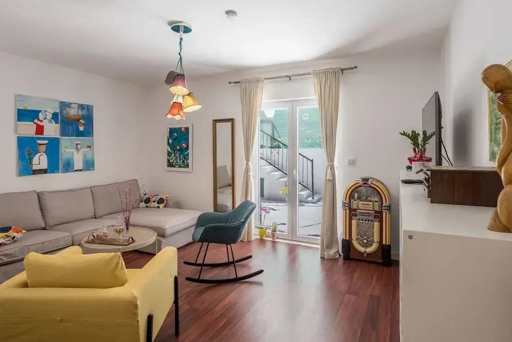 Hola Apartment