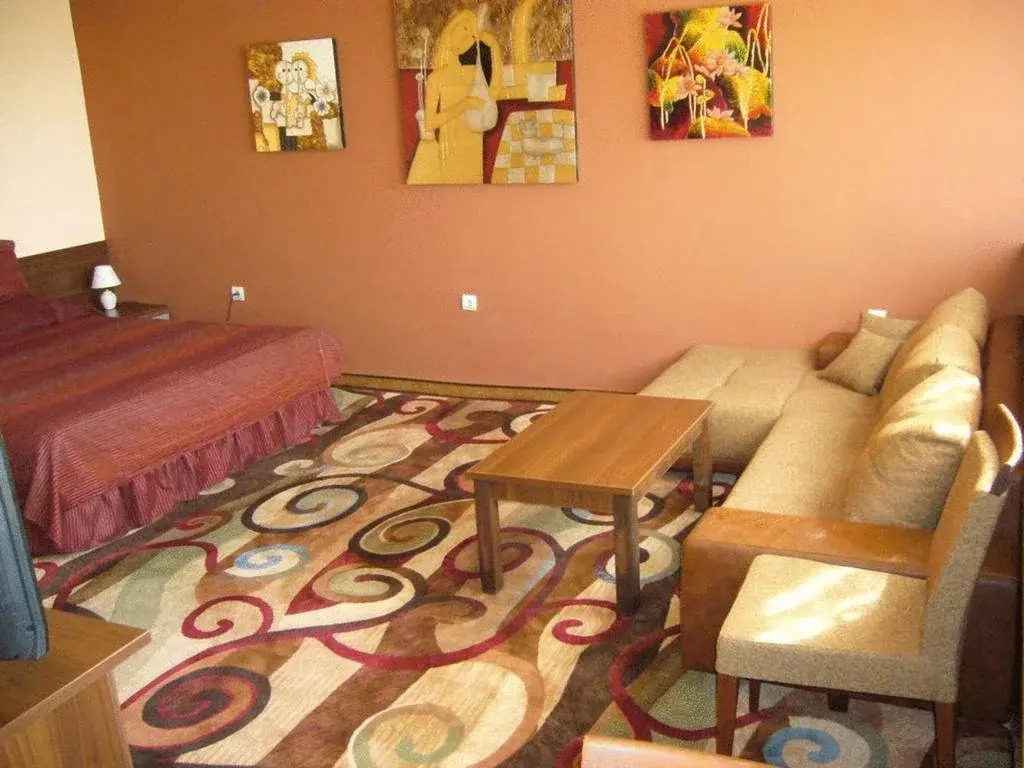 City Hotel