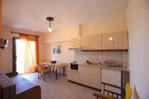 Elena Apartments & Studios