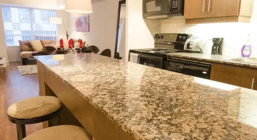 Royal Stays Suites - Blue Jays Way
