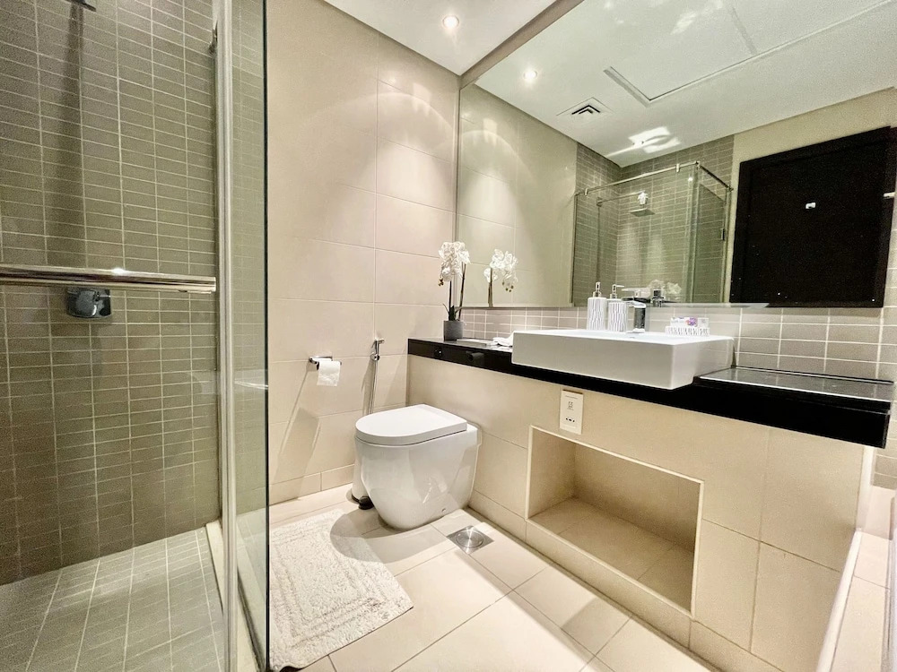 Stunning 3B Spacious Marina View With Balcony