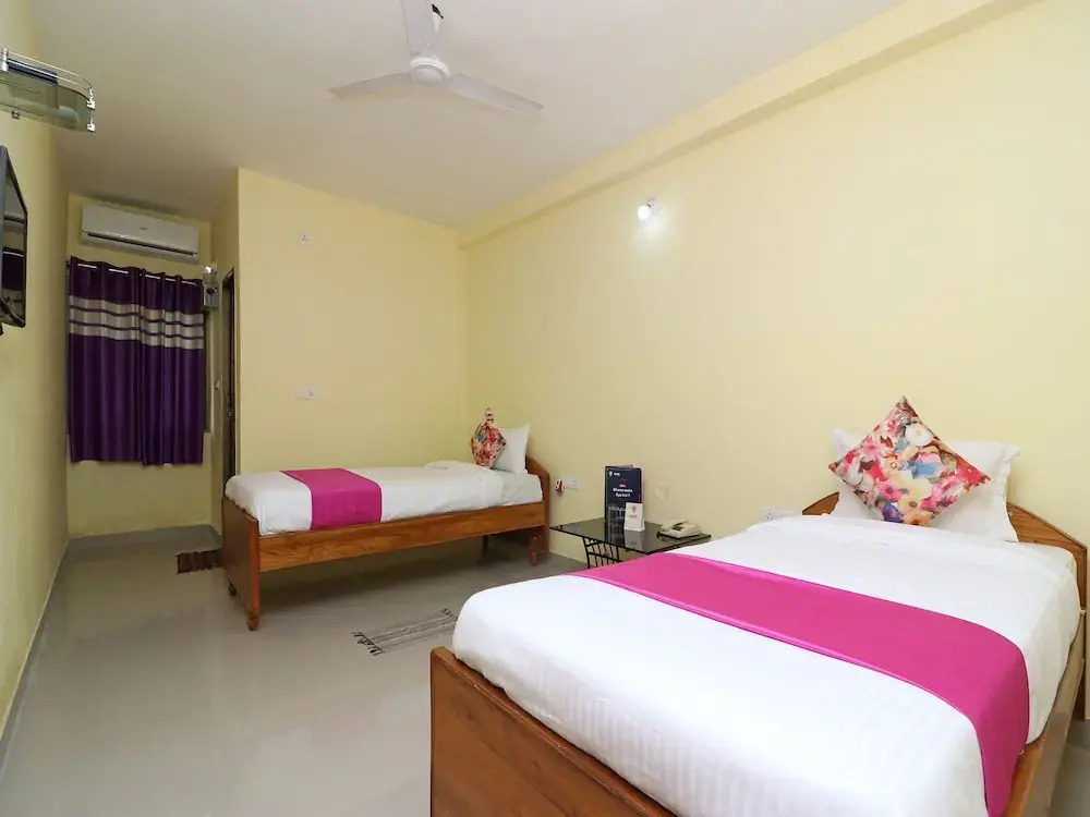 OYO 16111 G S Rest House