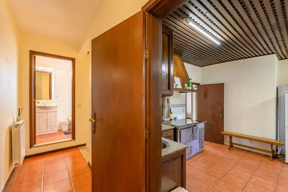 T4 House With Outdoor Pool and Wonderful Views