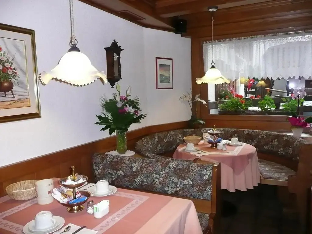 Hotel Garnì Ai Serrai