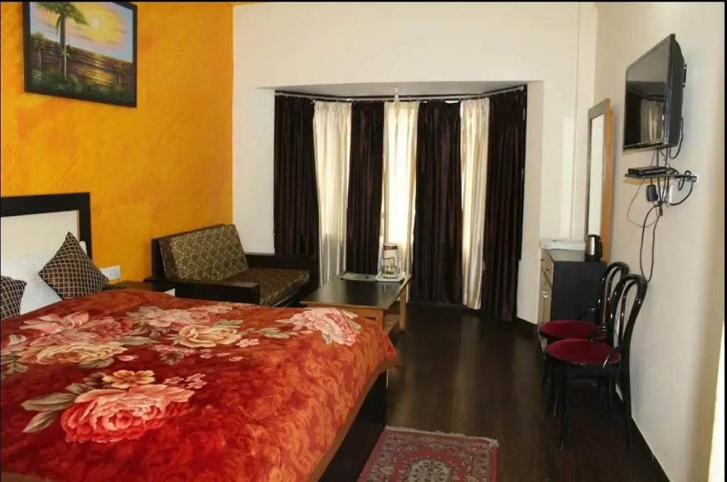 Hotel Himadri