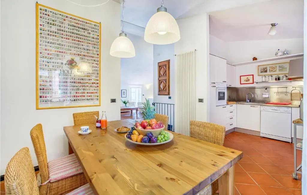 Beach Front Home In Moneglia With Wifi