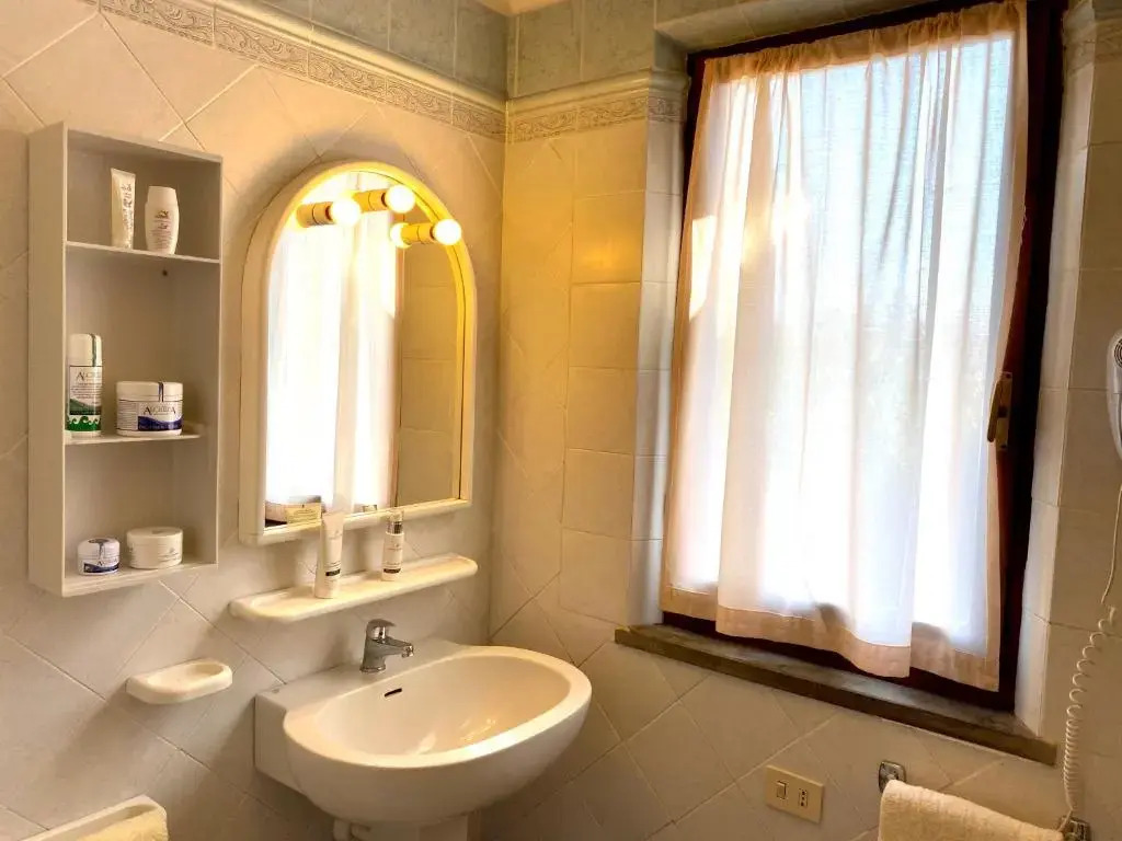 RESIDENCE TERME ISOLA DELBA SRL
