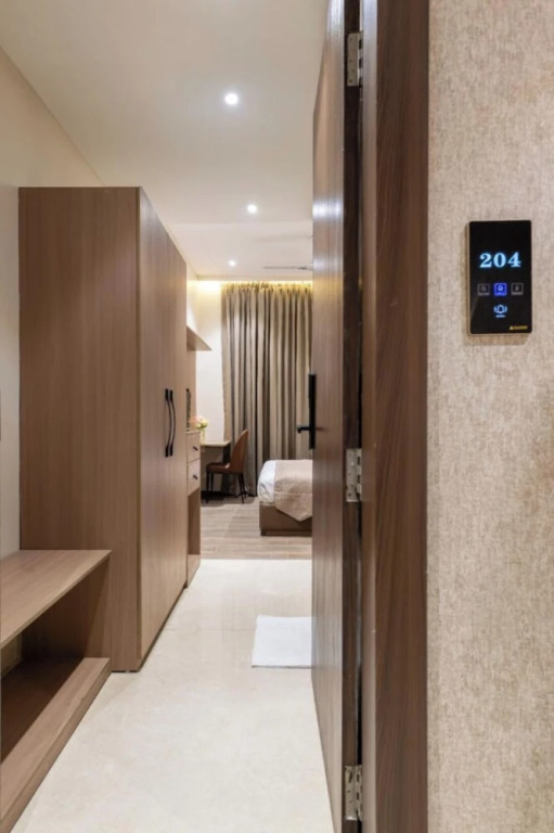 Hotel Kingsway Continental , Raipur
