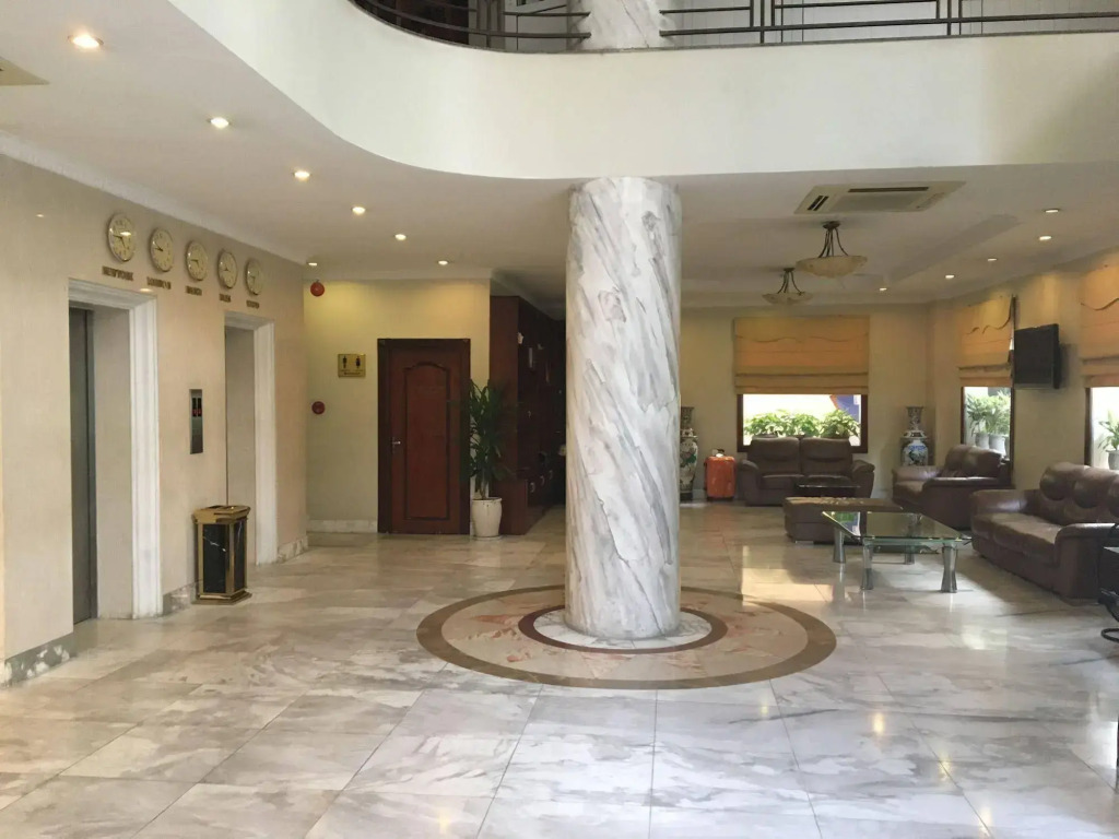 Sunny Hotel 1