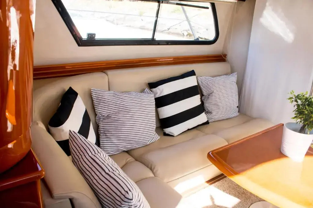 AQUADOURO Yacht RADAMES - Sleep Boat Experience
