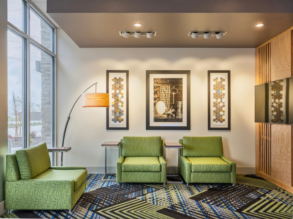 Holiday Inn Express & Suites Salem North - Keizer by IHG