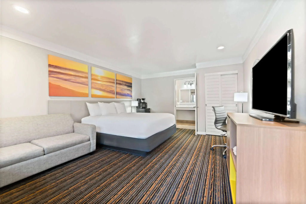 Days Inn by Wyndham San Diego Hotel Circle
