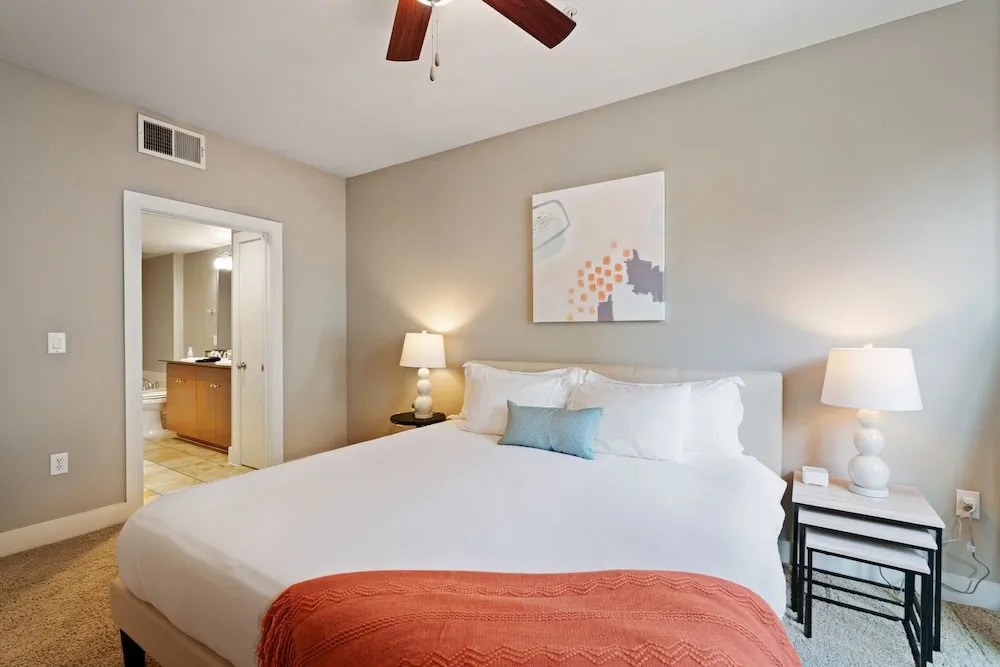 Plano Comfy 2BD 1 5BA Apartment