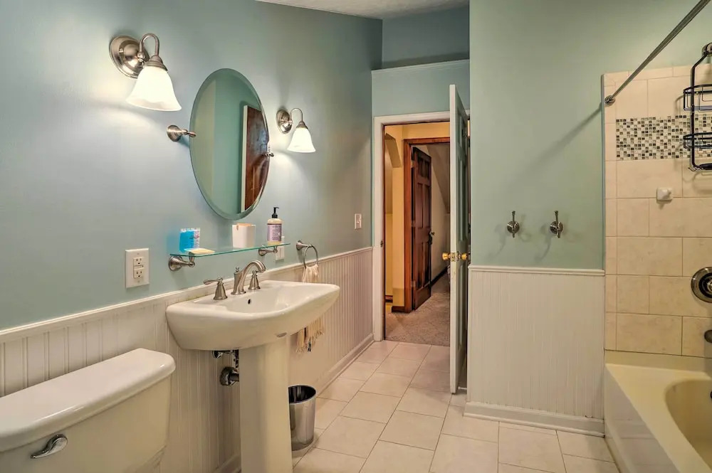 Spacious Oneida Retreat w/ Game Room