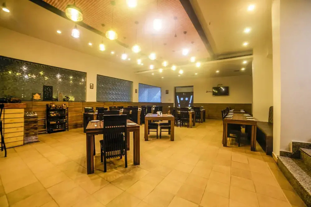 FabHotel Bhatia Shastri Nagar