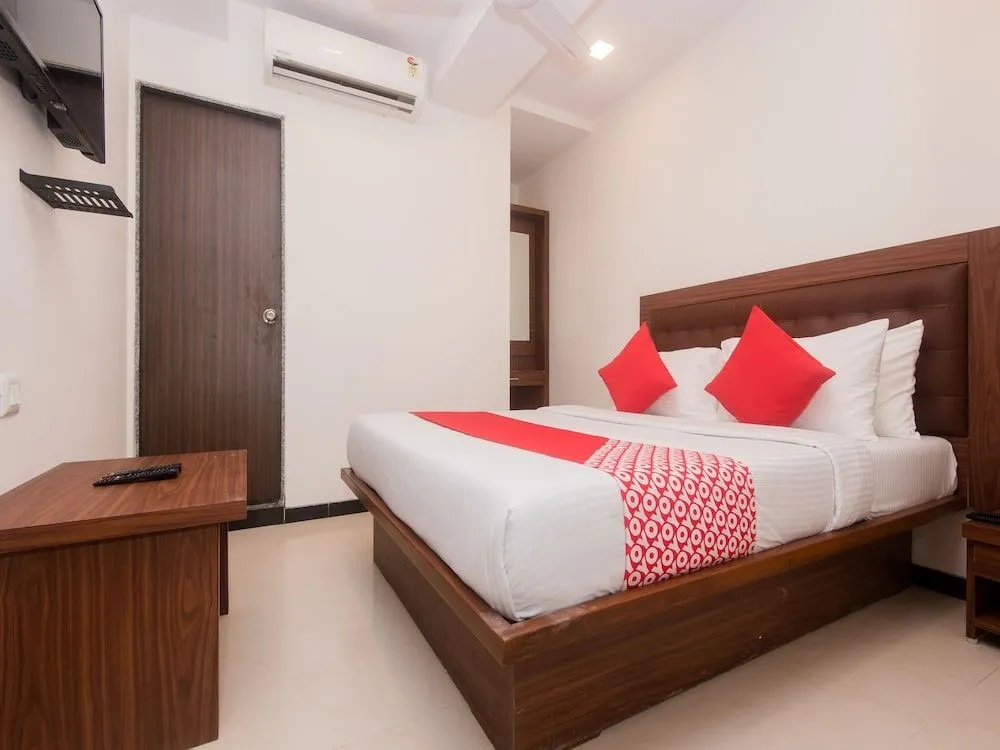 Oyo 15717 Rk Residency