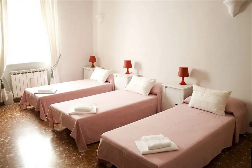 Mr. Rome Guest House