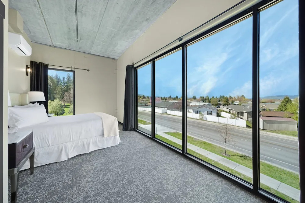 The Suites at Prairie Falls & Event Center