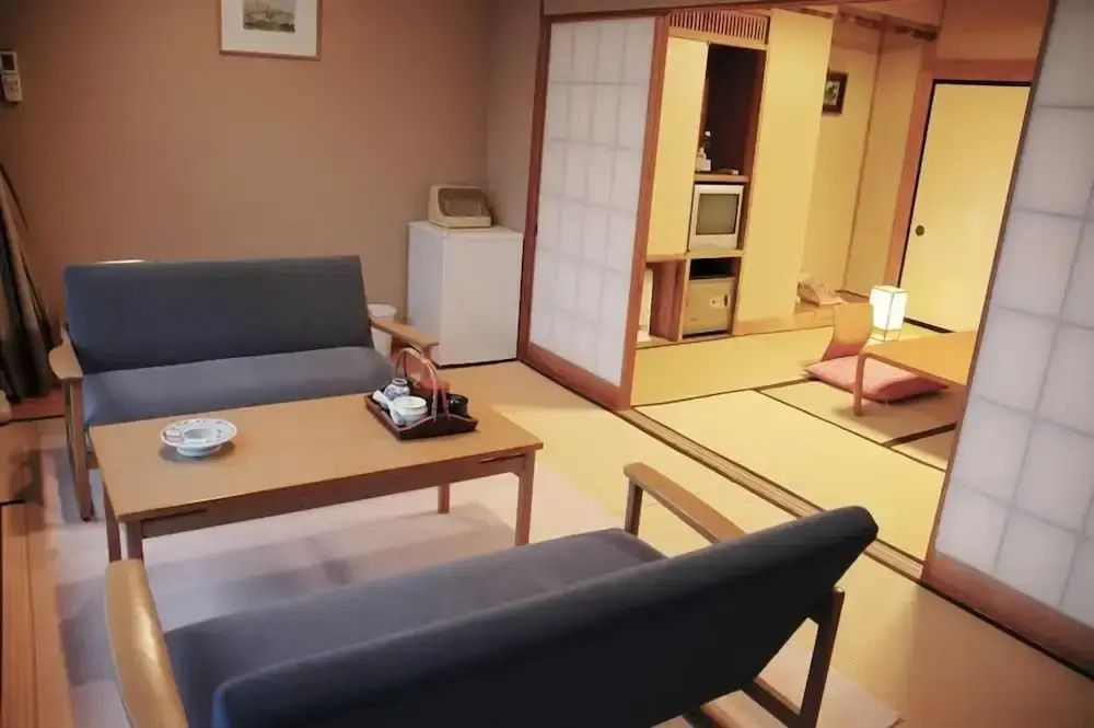 Wakakiryokan