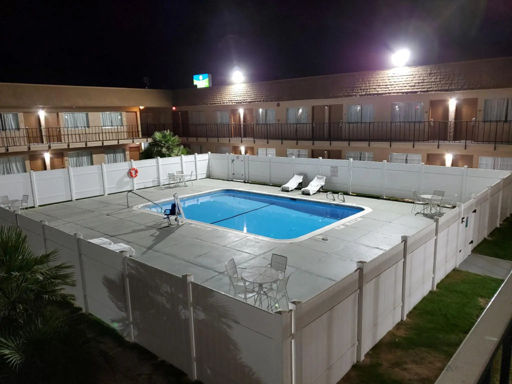 Economy Inn Buttonwillow Bakersfield I-5