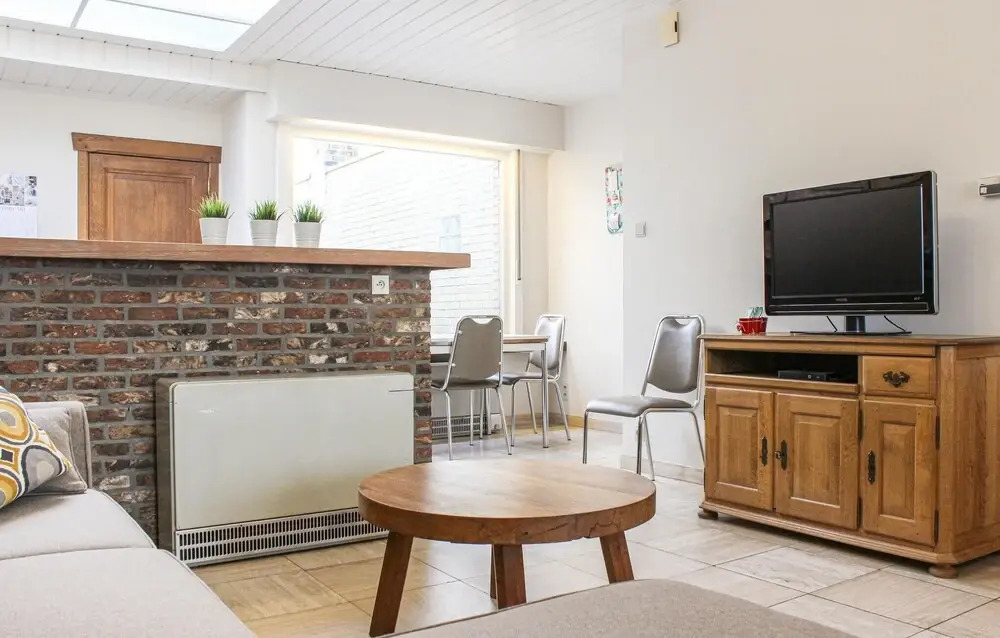 2 Bedroom Nice Home In Damme