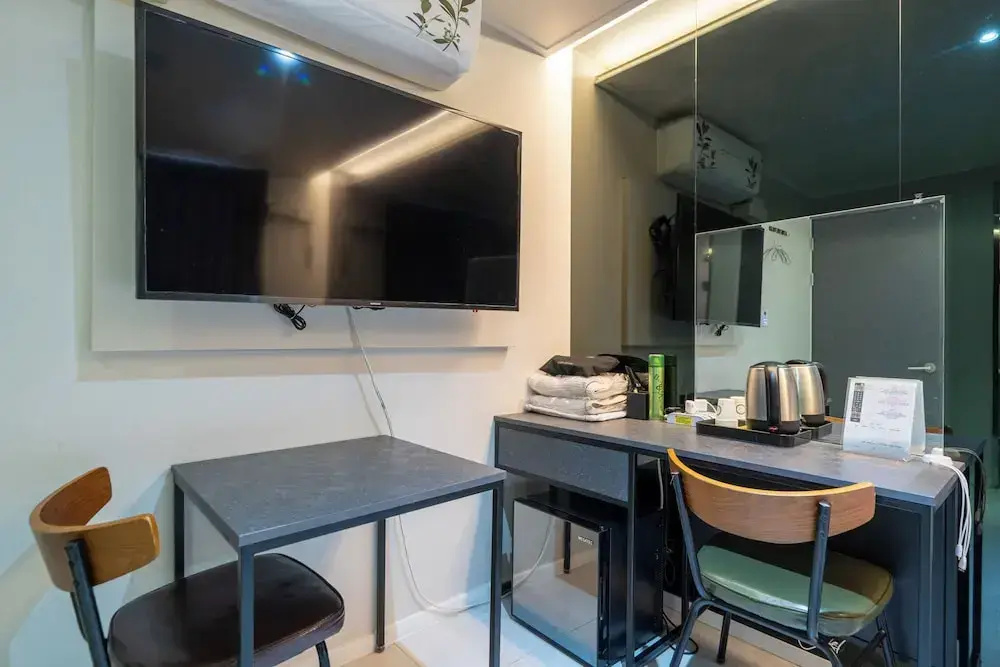 Mnlucky Hotel