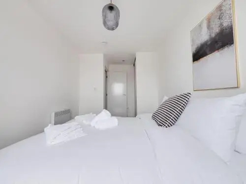 Pass the Keys Modern 2 Bedroom Apartment Manchester Media City
