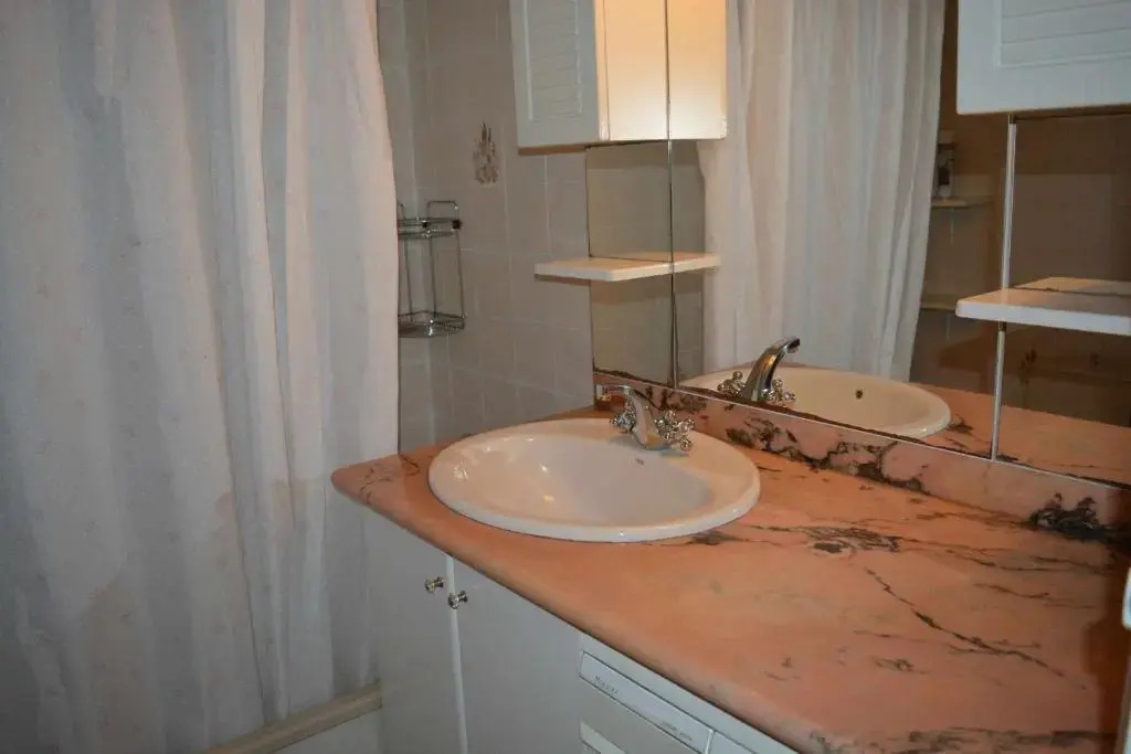 Casas Blanca 19 con piscina en playa Santa María de Llorell Tossa de Mar