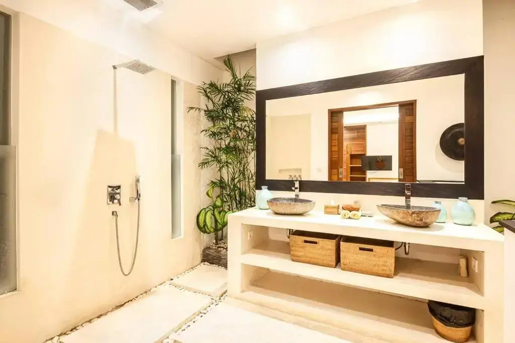 Villa Nikko I - 4Br Villa in Central Seminyak, Steps to Cafés & Shops