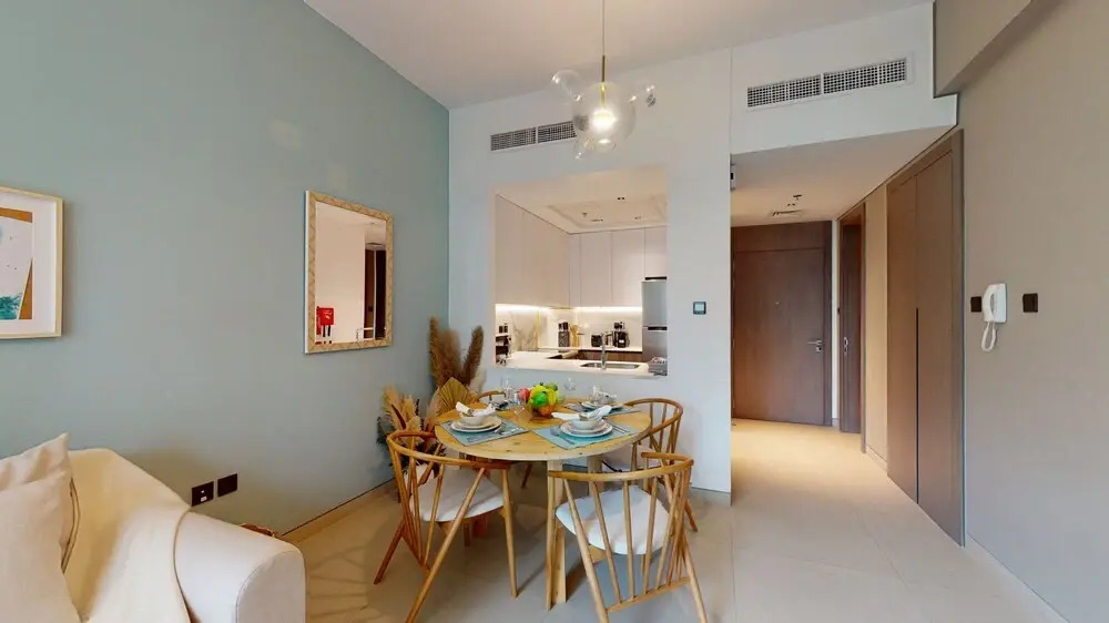 Euro Residences 206