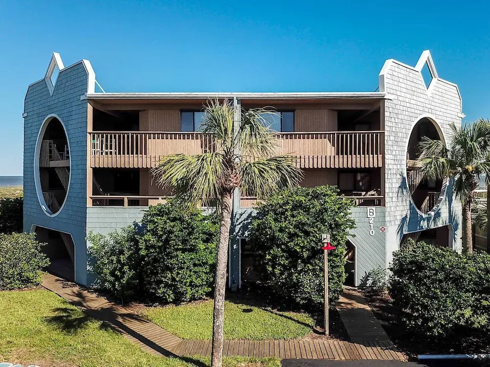 Oceanfront Luxury: 2BR Condo, St. Augustine
