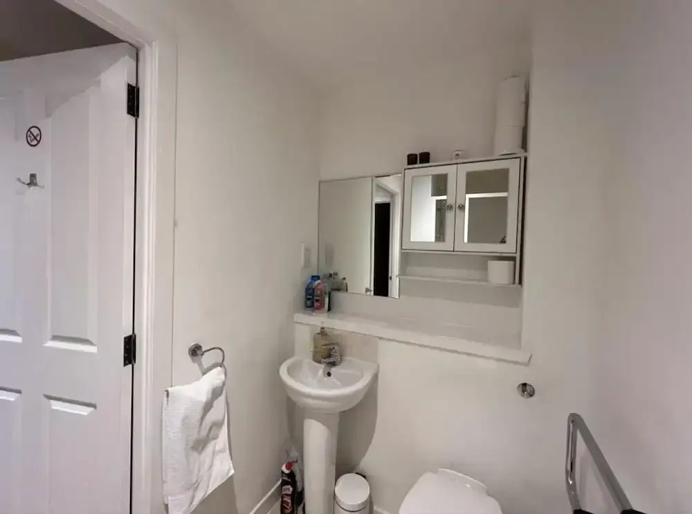 Lovely Twin 2-flats Condo In Aberdeen-no Party