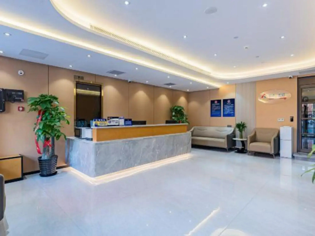 Super 8 Hotel (Wudaokou subway station, Beijing)