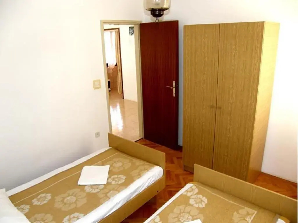 Apartments Mira - 20m from beach
