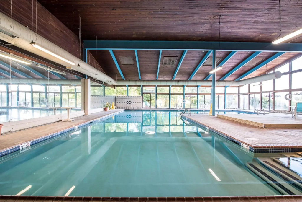 TiltonLodge Inn & Suites