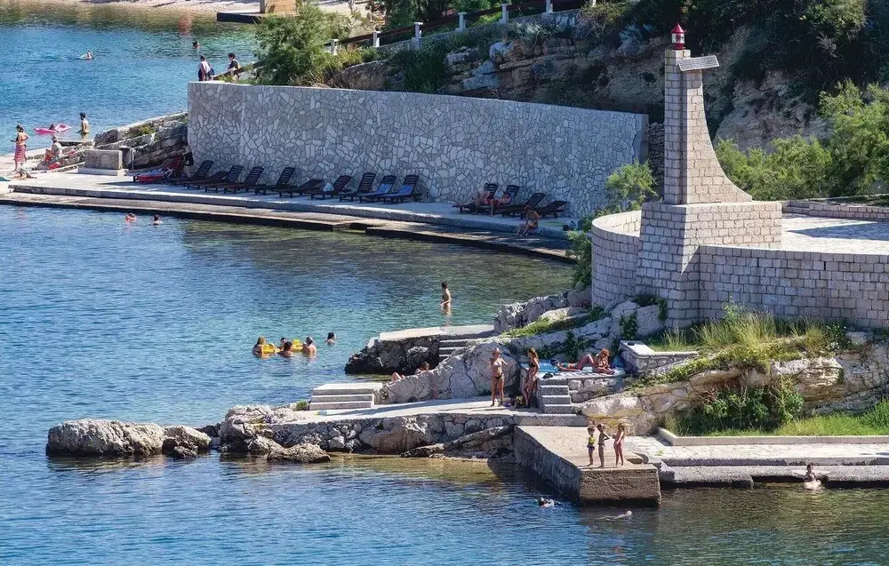 Nice Apartment in Novigrad With 4 Bedrooms