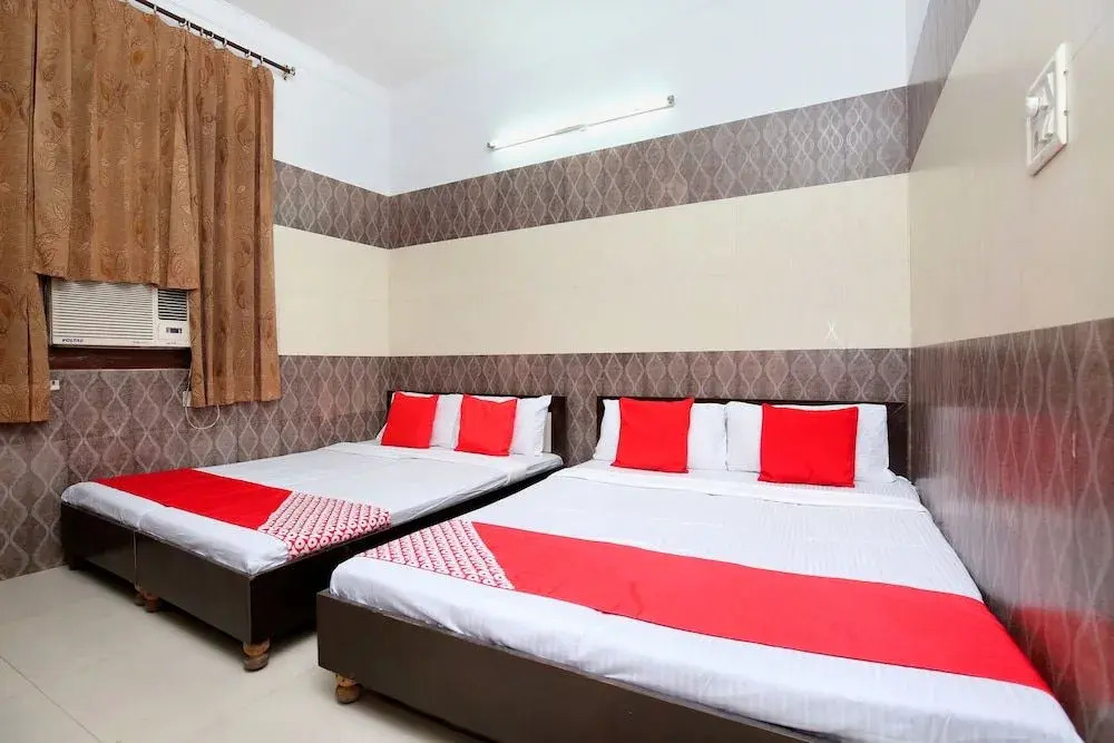 OYO 24333 Hotel Sartaj Inn