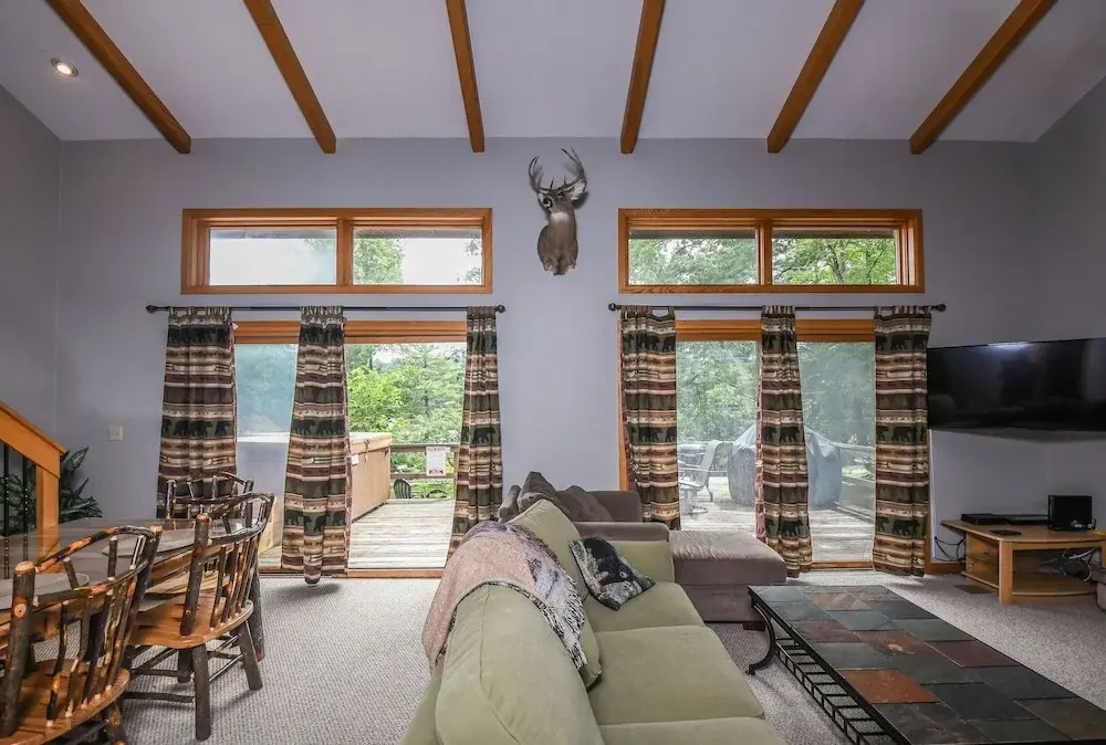 Lazy Bass Lodge