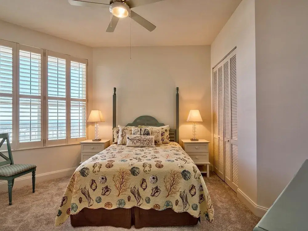 Immaculate Gulf-front Penthouse W/ Beach Access 3 Bedroom Condo