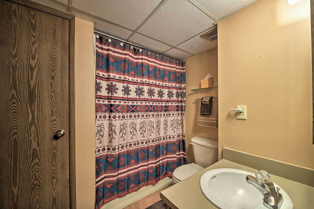 Cozy Ruidoso Condo by Grindstone Lake + Skiing!