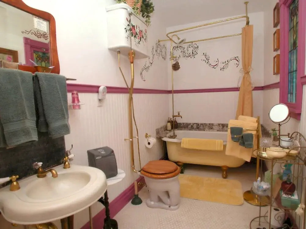 Wikiup Bed & Breakfast