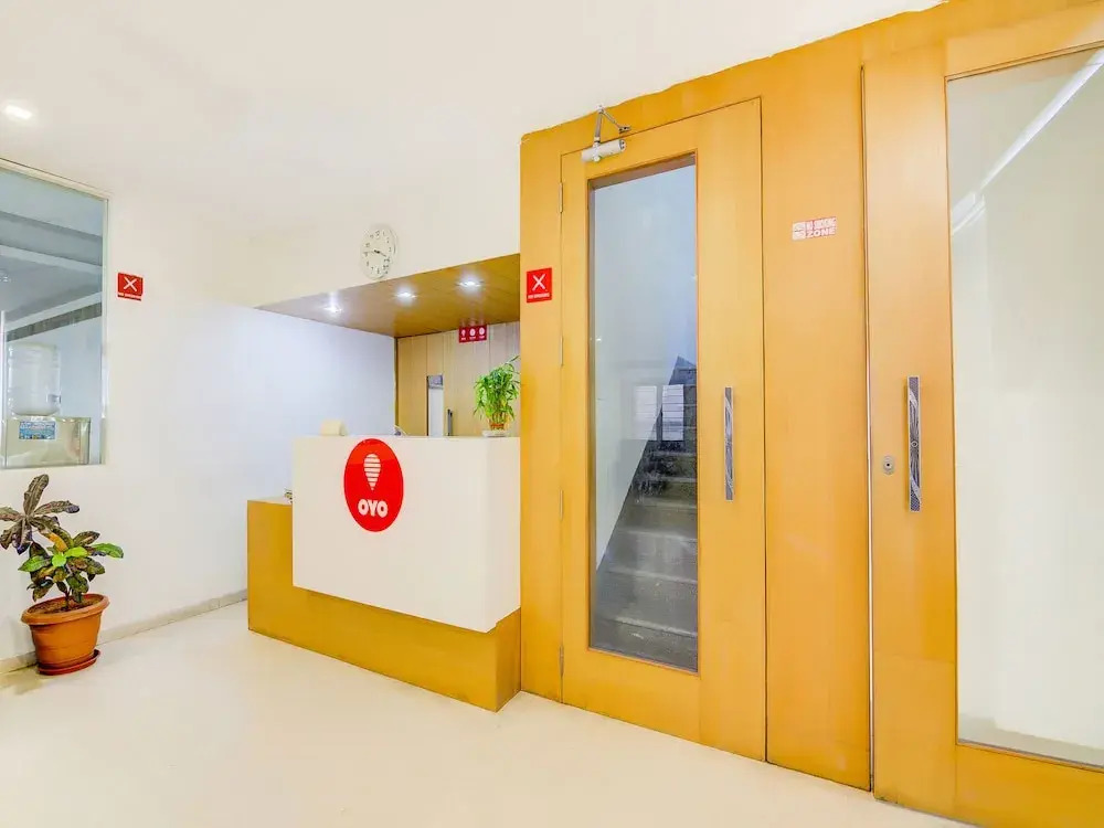 OYO 6383 Hotel Leela Grand Inn