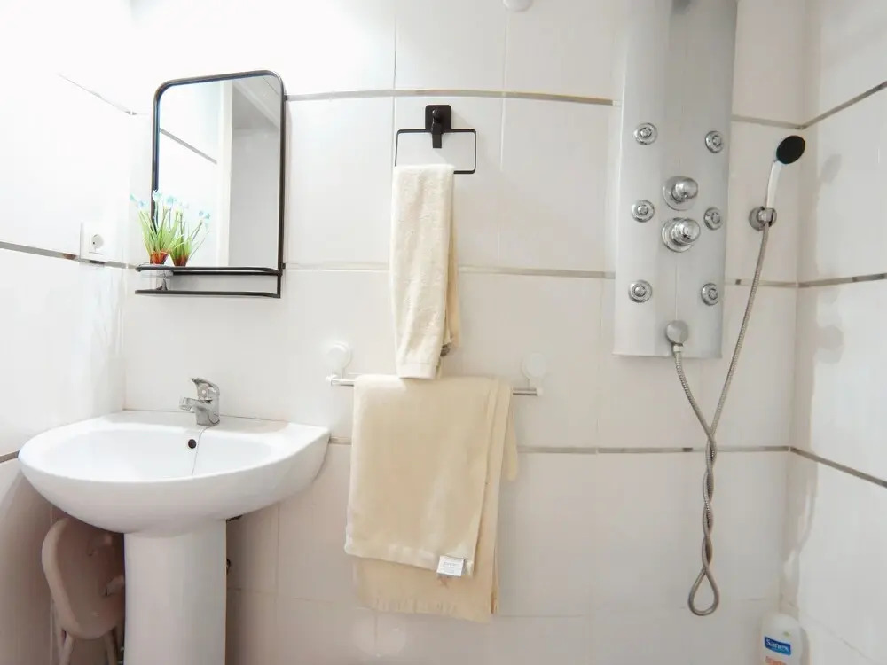 Apartamento de 2 Habitaciones con A/C en Puerta del Angel AZ3A