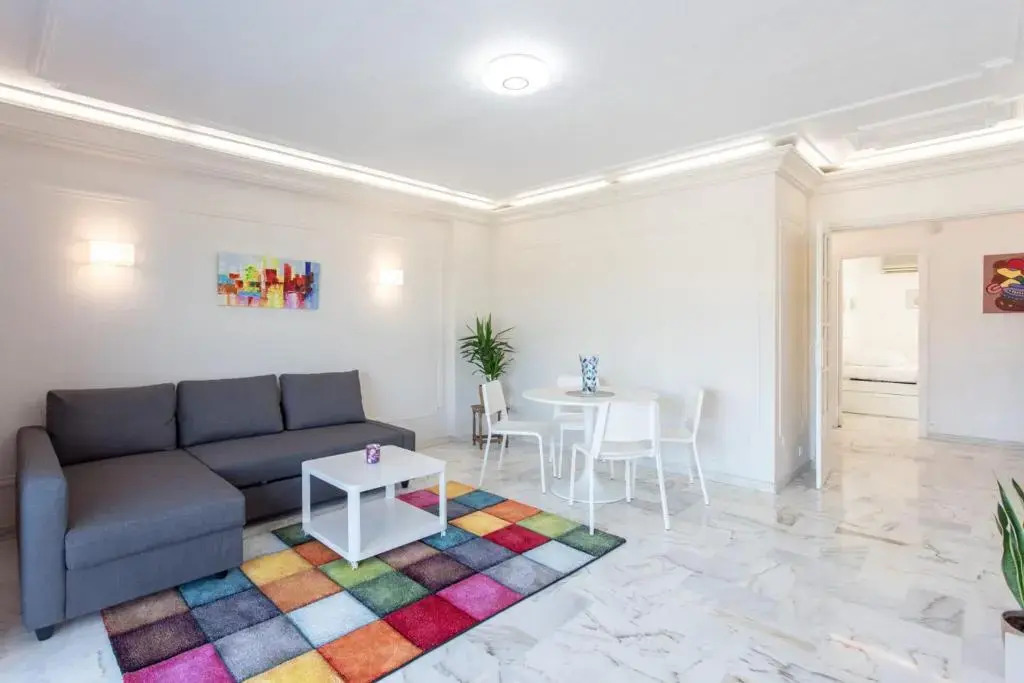 Superb apartment with terrace and sea view near beaches and city center